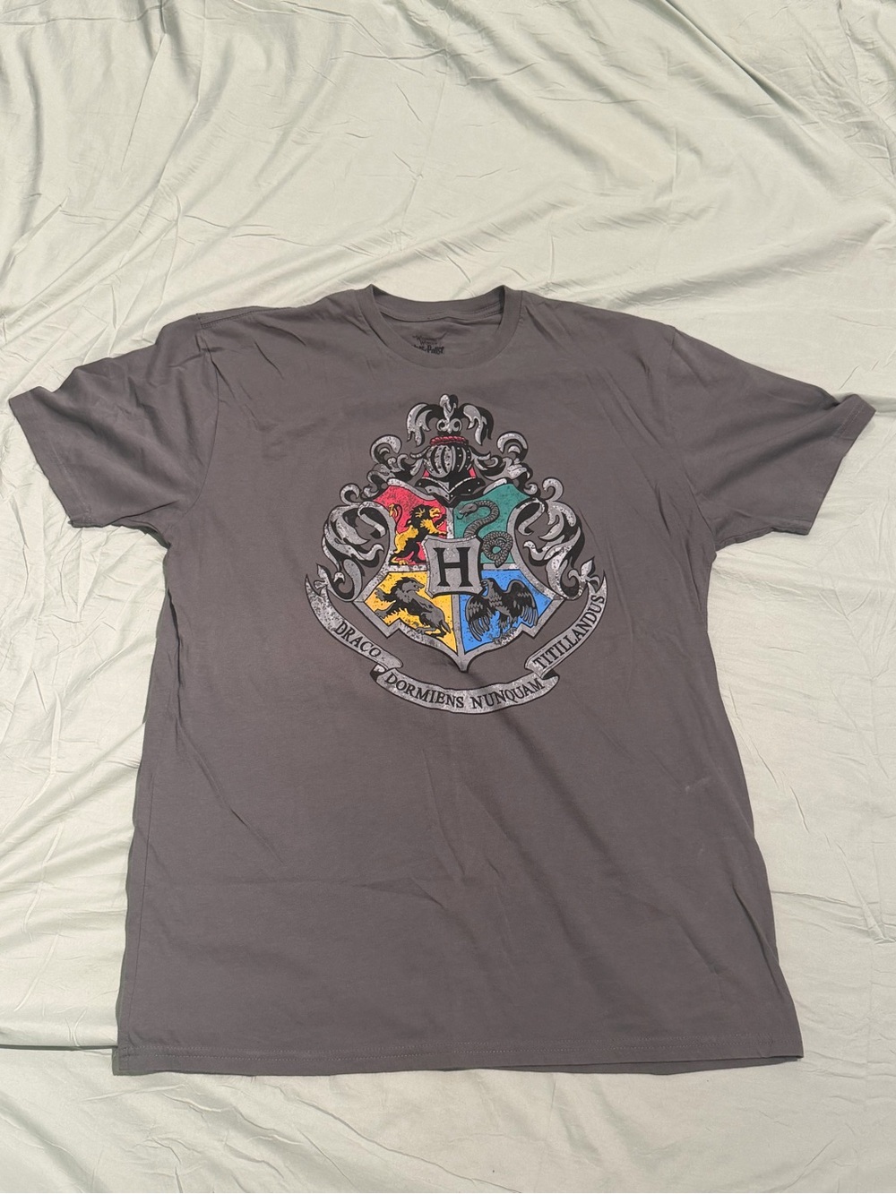 Harry Potter Hogwarts Crest Short-Sleeve T-Shirt - Gray